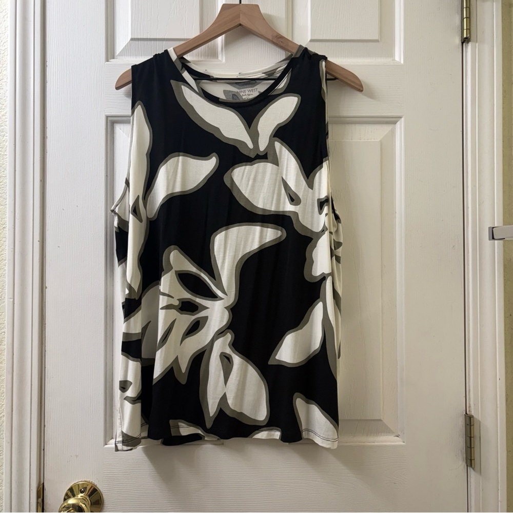 Nine West Women’s Black and White tank top (XXL) NWT